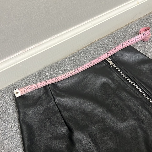 NWT Tiger Mist Clara Zip Through Faux Leather Mini Skirt - Picture 6 of 7